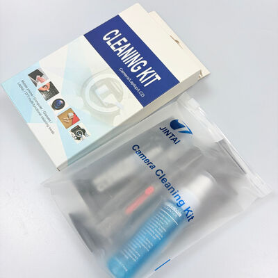 Kit di pulizia professionale 5 in 1 per lenti e sensori            Alta capacità di pulizia con micro tamponi, panni, liquidi e tamponi per sensori