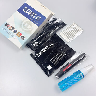 Kit di pulizia professionale 5 in 1 per lenti e sensori            Alta capacità di pulizia con micro tamponi, panni, liquidi e tamponi per sensori