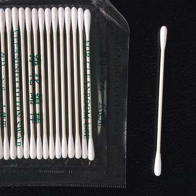 Emissione di polvere bassa dei tamponi di cotone di trucco di pulizia del ciglio con il bastone di carta