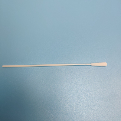 Di nylon sterili del tampone della raccolta del campione affollati si dirigono verso la gola orale nasale