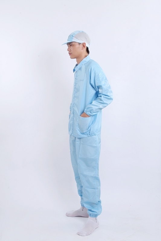 Top e pantaloni separati con colletto a lancia antistatici, approvati per camera bianca, per ambienti controllati, in bianco / blu / rosa / nero